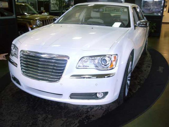 pic chrysler-300-1