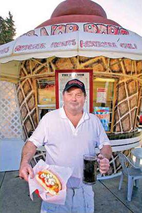 HOBNOB HOTDOGS1-4-30-15-LT