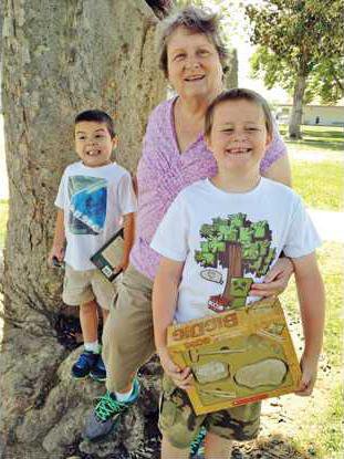 IMG951105-grandparents-two-LT