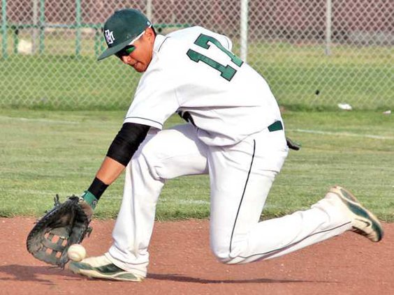 BASE-Man-vs-Oak-pic-2