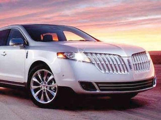 Lincoln-MKT-Town-Car-LT