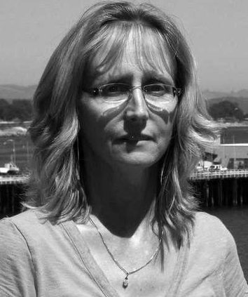 Sharon Ruth Peck Lewis bw