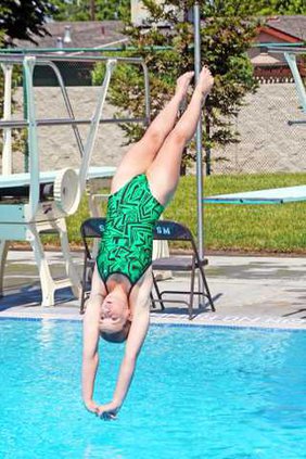 THURS-Manteca-diver-LT