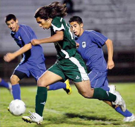 CROSSTOWN-SOCCER1-10-09-09