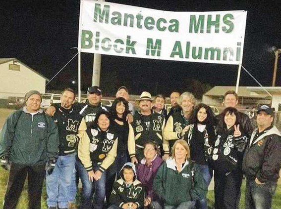FB--Manteca-High-charter-buses-pic-LT