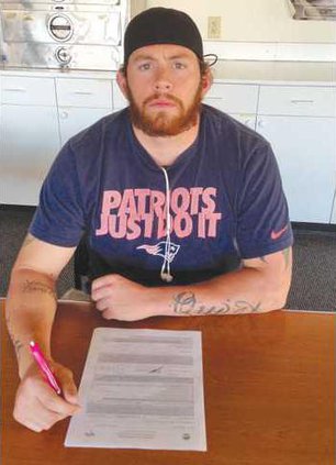 FB--Ortiz-signing-pic