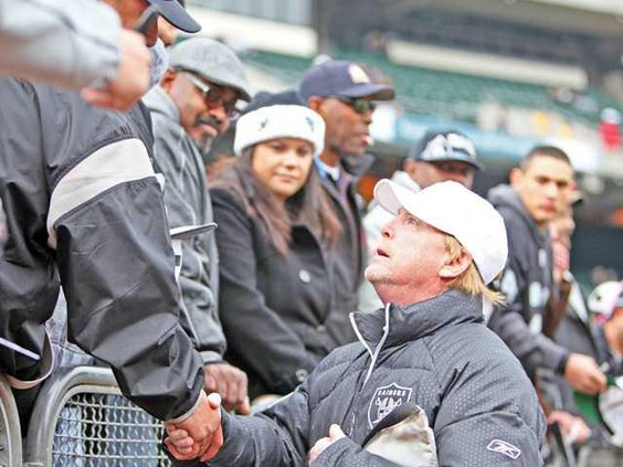 FBN--Raiders-Davis file pic