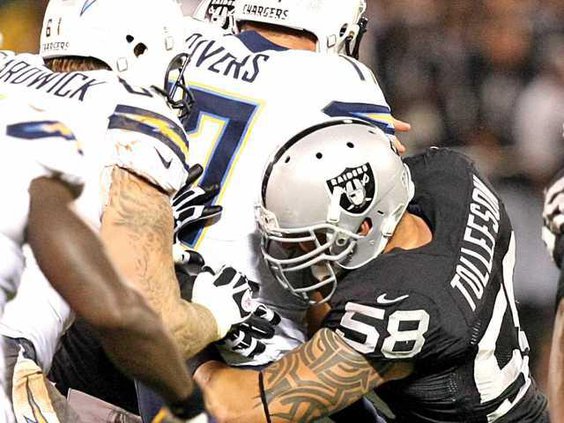 Chargers-Raiders-pic-1