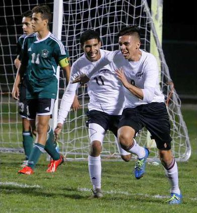 WRHS BOYS SOCCER PLAYOFFS1 11-6-15