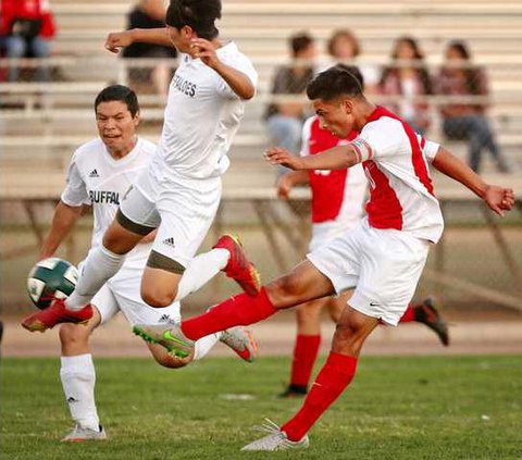 EUMHS BOYS SOCCER1 10-29-15