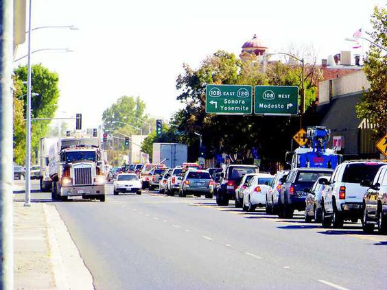 0925 Oakdale Traffic