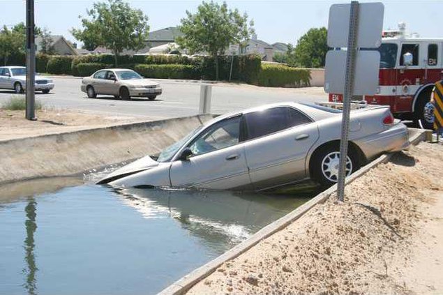 car in canal pic