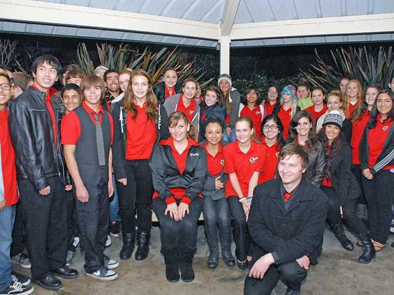 choir-tree-lighting