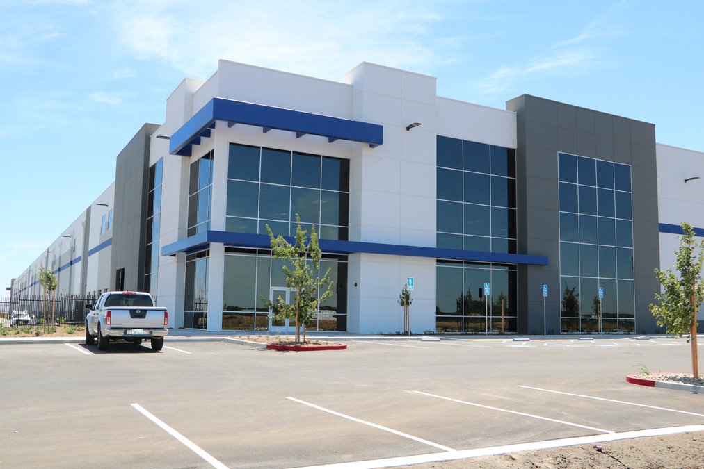Lowe S Opts For Manteca Manteca Bulletin