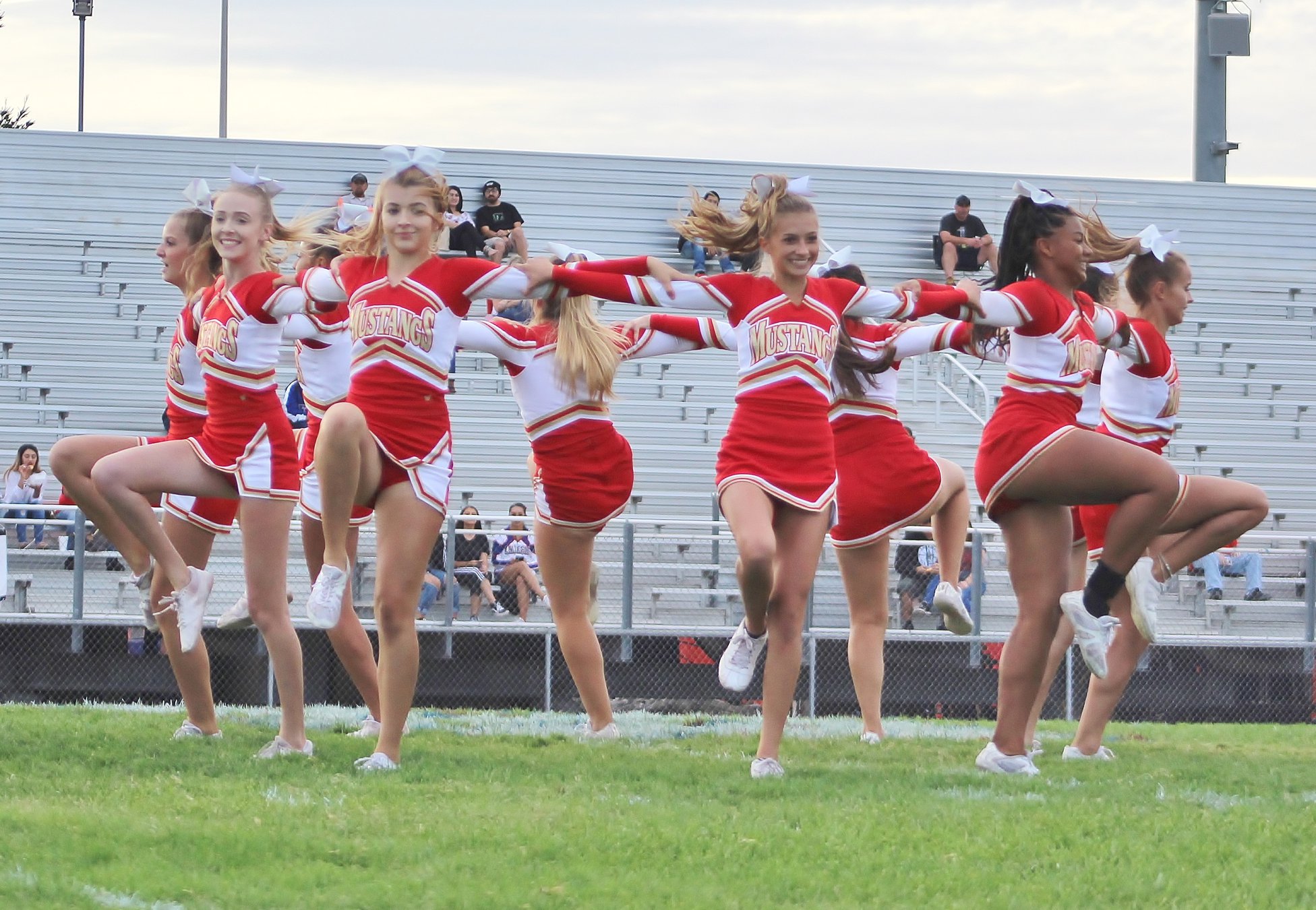 Junior Varsity, Freshmen Open VOL With Grid Wins Oakdale Leader