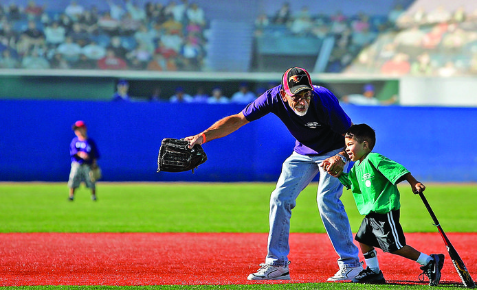 BIG LEAGUE DREAMS4.tif