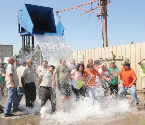 Refuse-ice-bucketsDSC 0328-LT