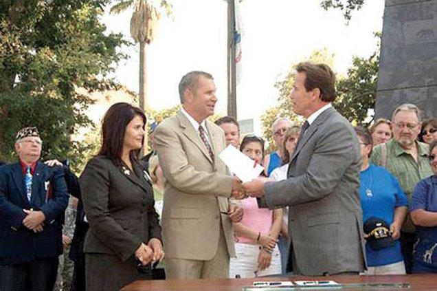 gold-star-plate-present-2a