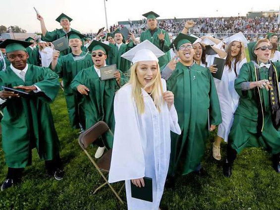 MHS GRADS6 5-27-17
