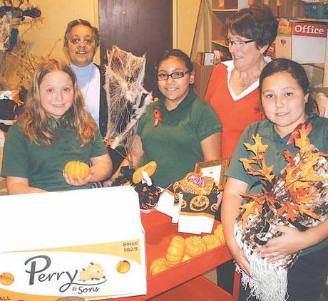 pic halloween-luncheon