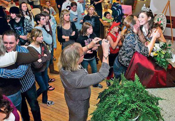 ALMOND-QUEEN8-2-27-09