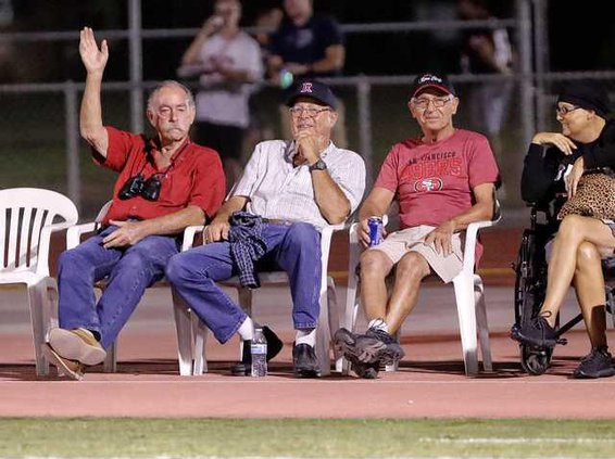 RHS FANS FBALL1 9-9-17