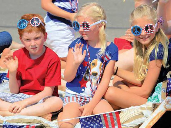 FOURTH PARADE-top-LT