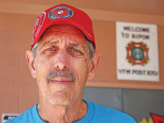MEMORIAL-Ripon-VFW-commander-2-LT
