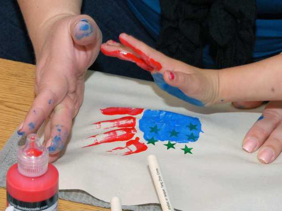 RC-hands-DSC 0515-TOP