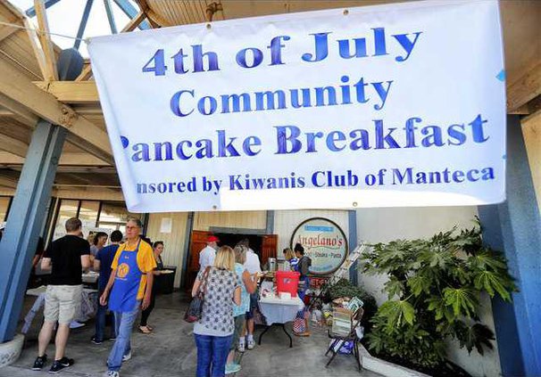 FOURTH BREAKFAST KIWANIS1 7-5-17