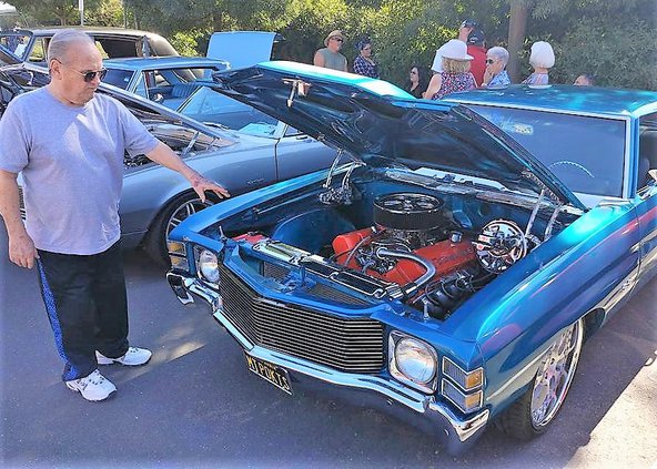 pic_creepy car show2.jpg