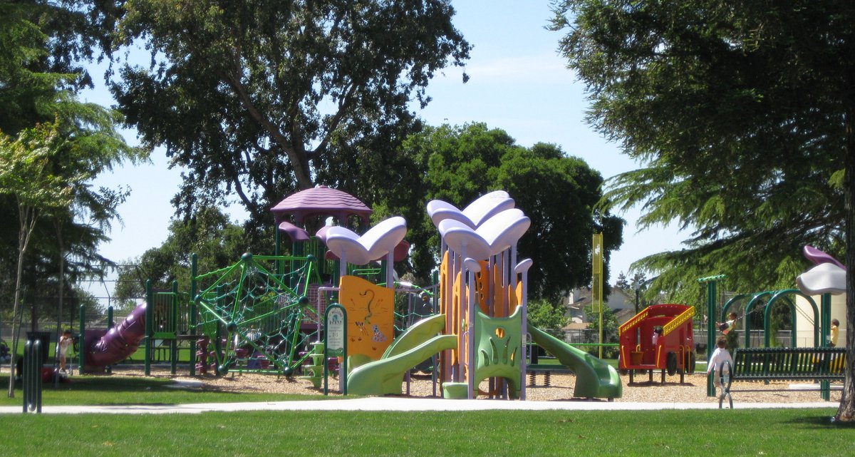 NEW LATHROP PARK Manteca Bulletin