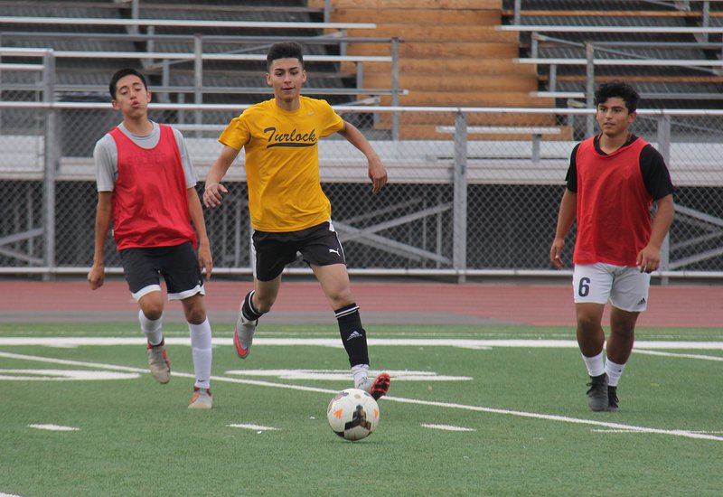 turlock boys soccer preview pic3