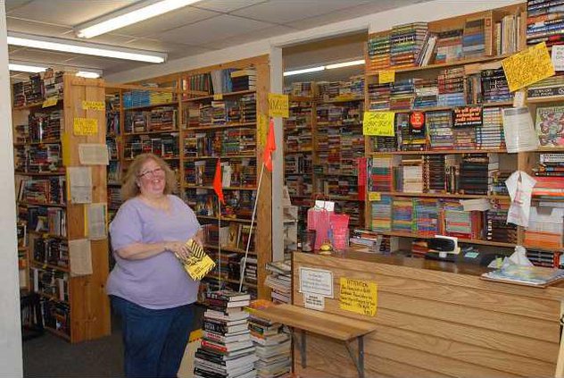 Books on MainDSC 9699