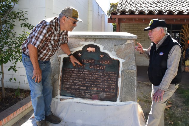 History Ripon Two  monument DSC_2188.JPG