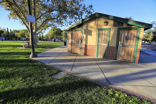 LIBRARY PARK_RESTROOMS2 10-6-17.jpg
