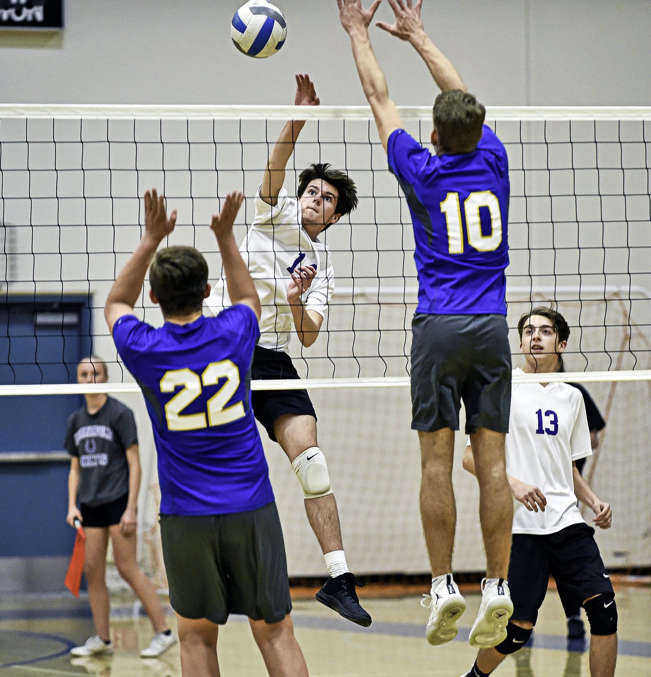BOYS VOLLEYBALL Defense powers Knights’ sweep of Sierra Manteca Bulletin