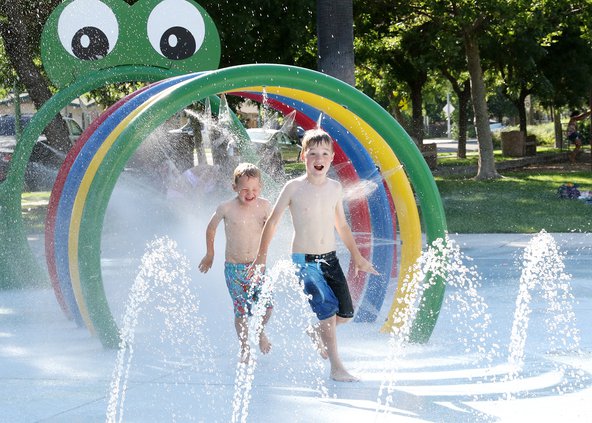 water spray park