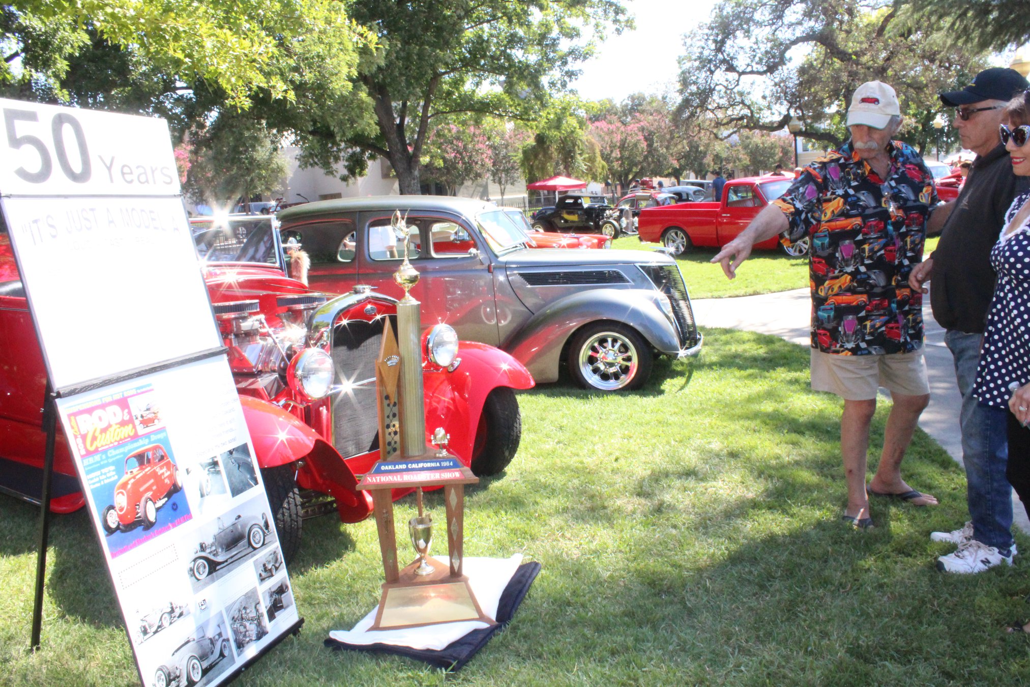 Throttlers, Pharoahs Car Clubs Stage Successful Show Oakdale Leader