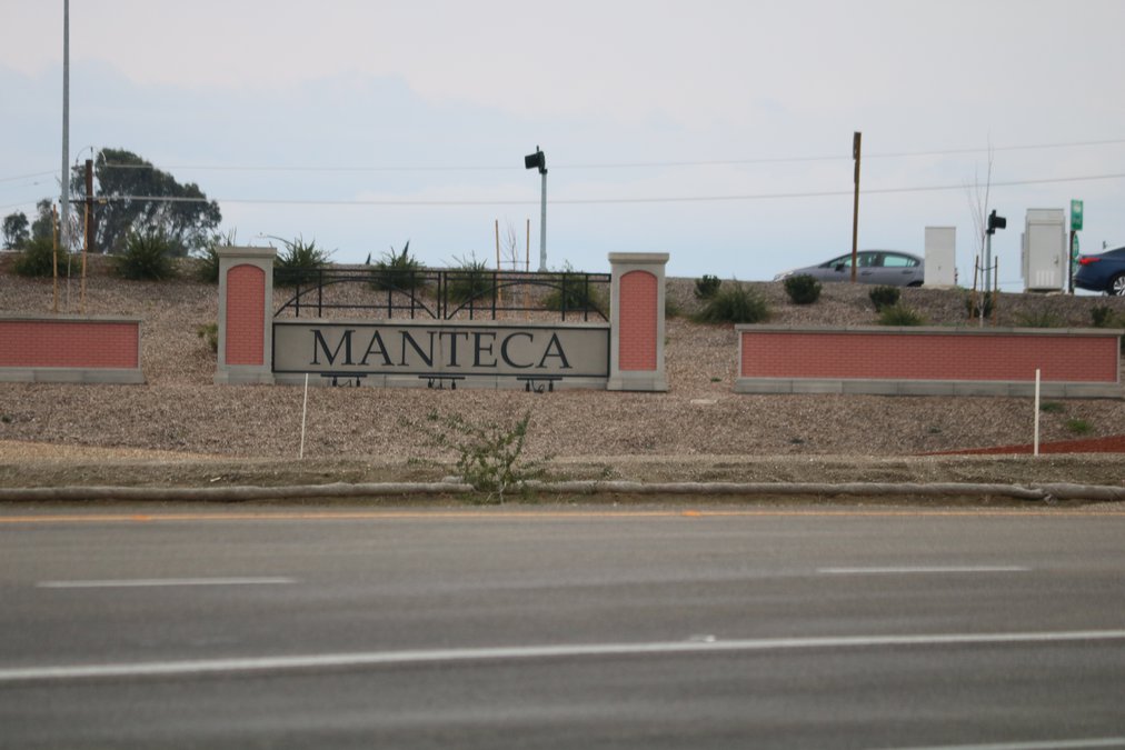 MANTECA, HERE’S YOUR SIGN(S) Manteca Bulletin
