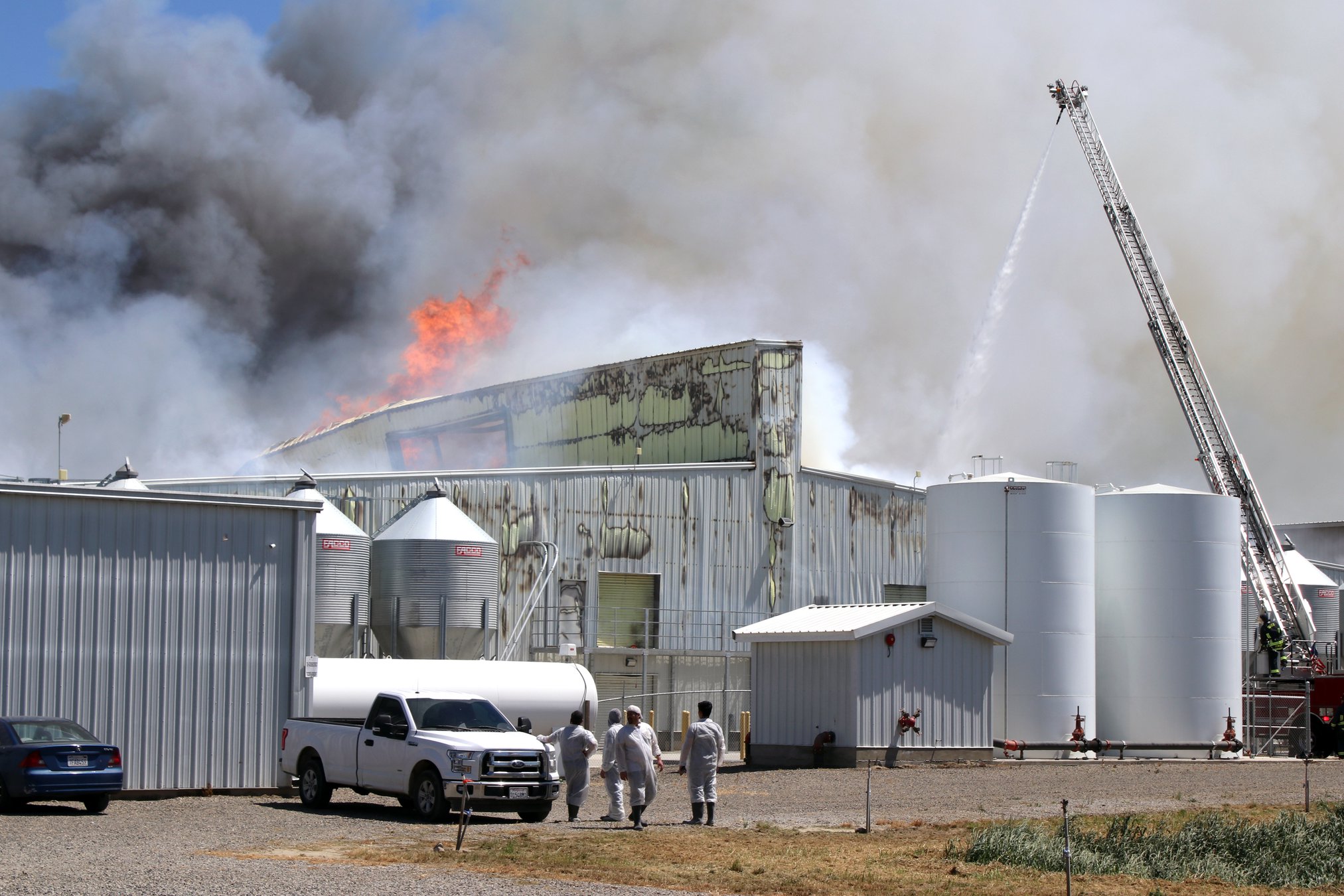 Fire rips through rural Keyes poultry facility Ceres Courier