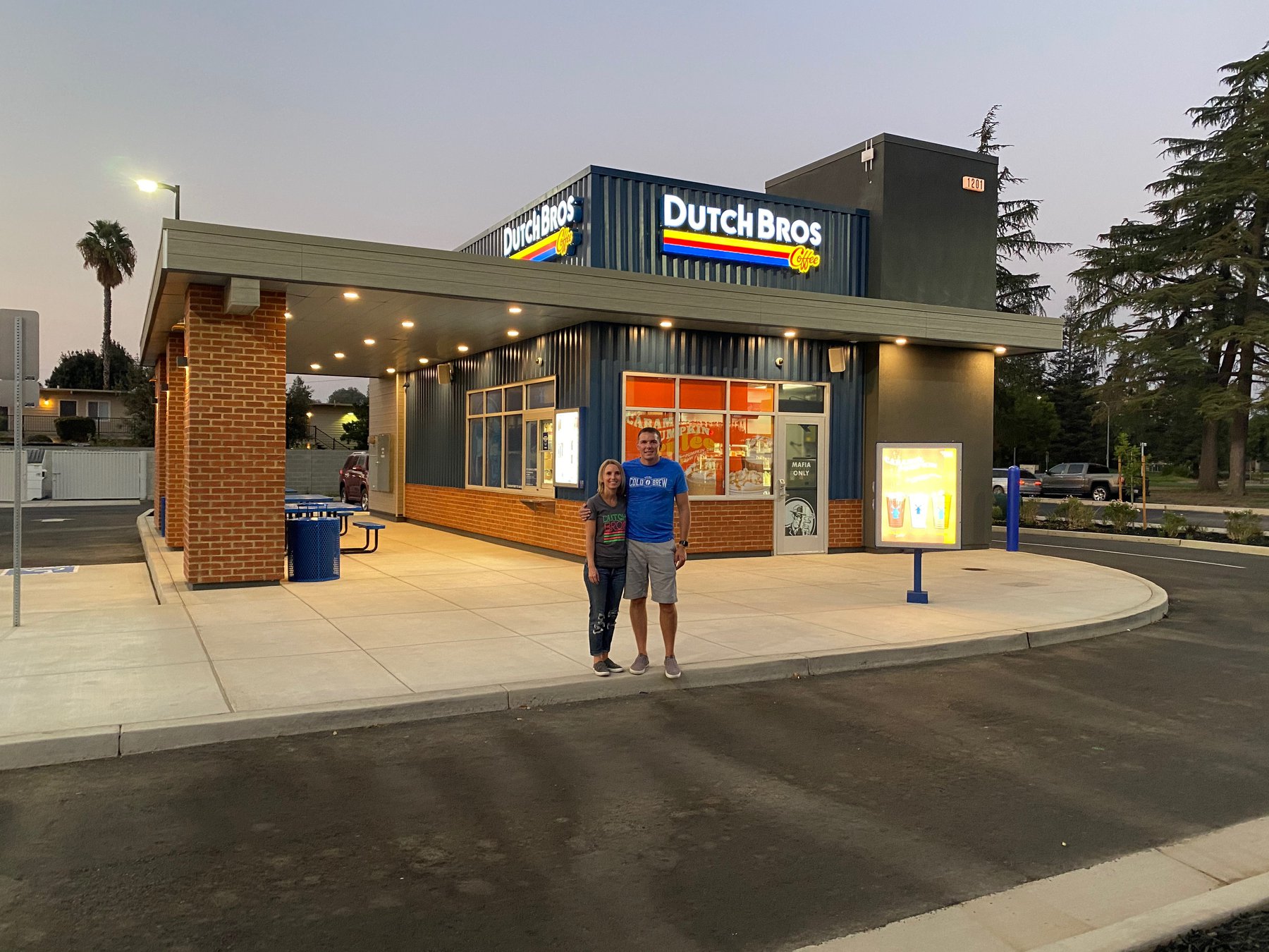 Dutch Bros Coffee opens to frenzy in Turlock Turlock Journal