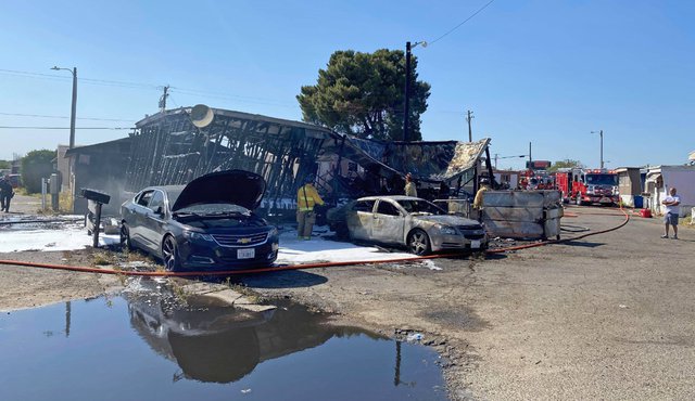 Fire claims mobile home, four cars, two dogs - Vimarsana News