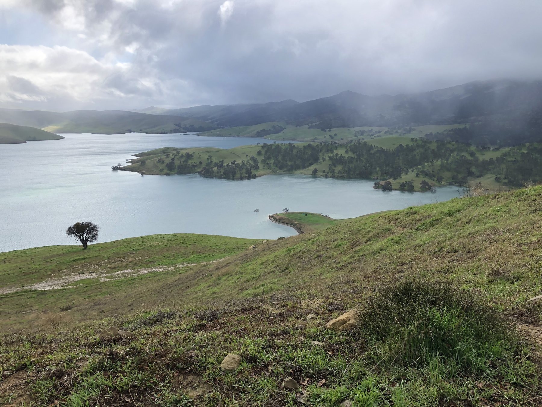 Plans call for raising Los Vaqueros Reservoir north of Livermore’s dam