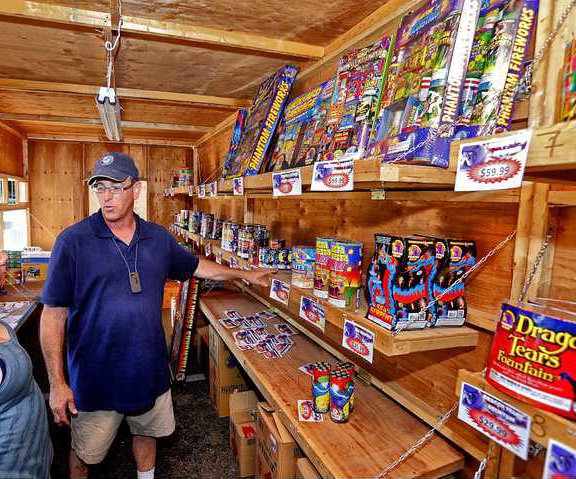 FIREWORKS STAND FIRST DAY1 6-29-17