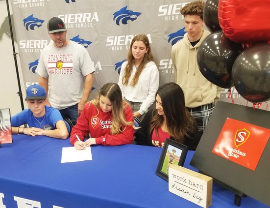 Zoie Willson signing