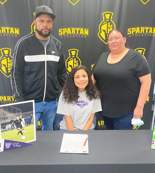 Aryana Jones signing