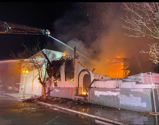 Center Street fire pic1