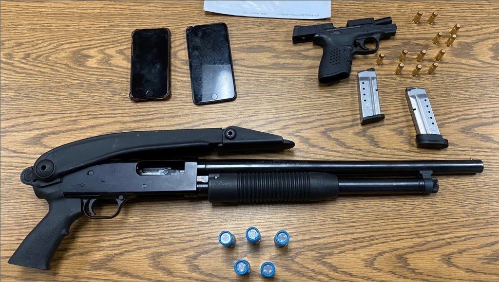 POLICE SEIZING ILLEGAL GUNS IN MANTECA Manteca Bulletin