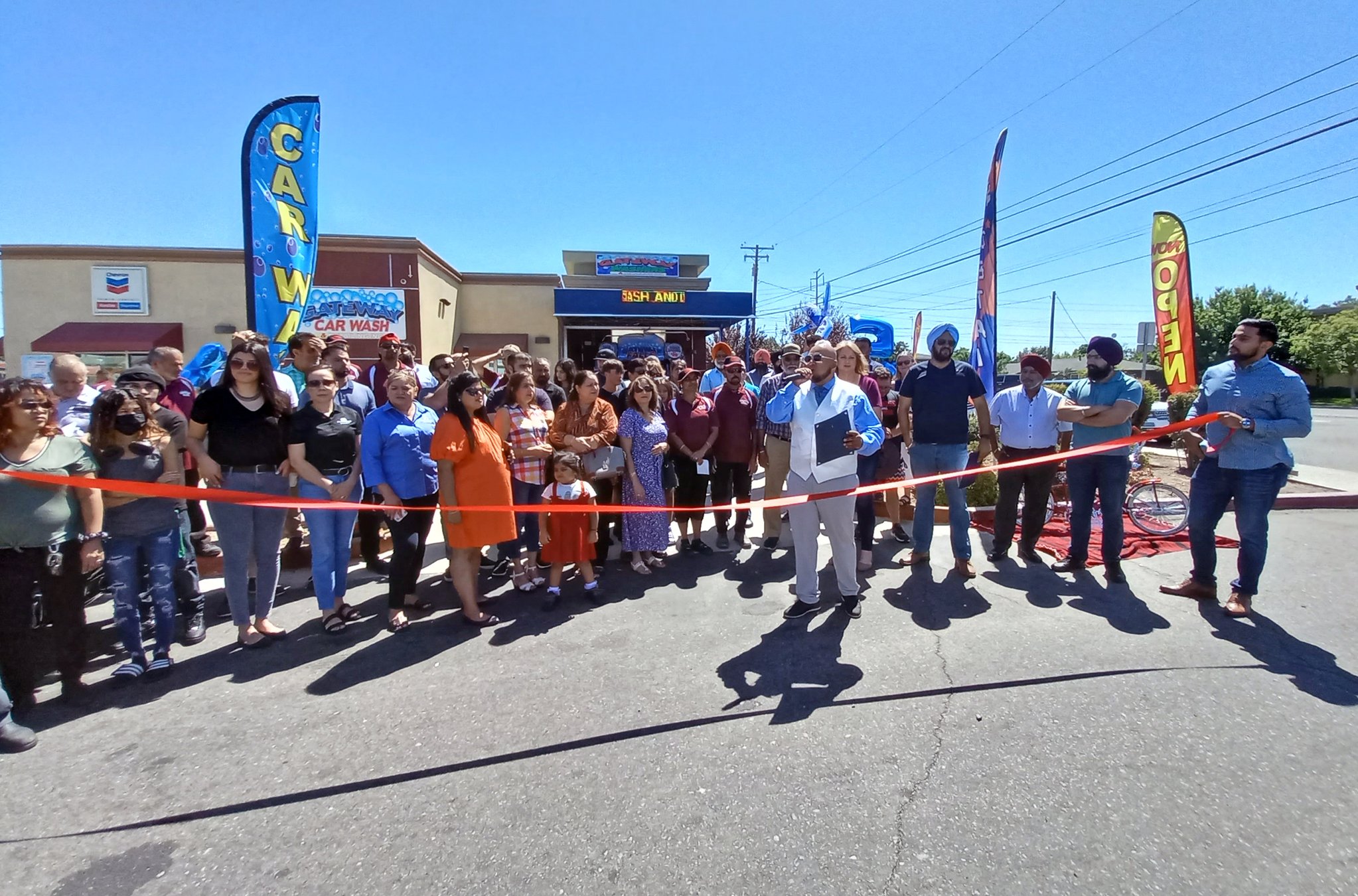 Gateway Car Wash & Detailing celebrated ribboncutting Ceres Courier